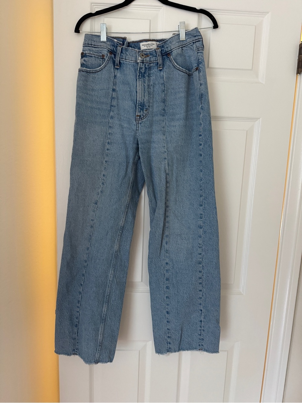 Abercrombie 90’s Relaxed Jean High Rise